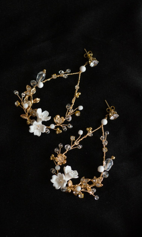 Salice - kolczyki ślubne z kwiatami i gałązkami wysadzanymi cyrkoniami