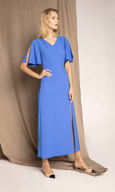 Błękitna długa suknia