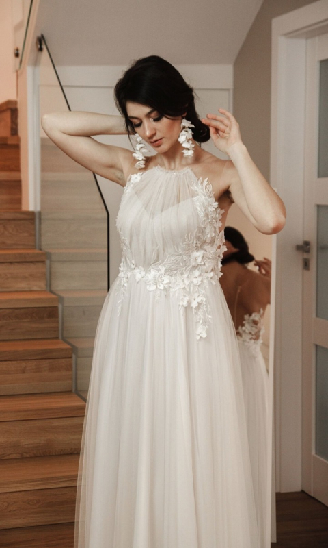Tiulowa suknia ślubna dekolt halter - Luiza